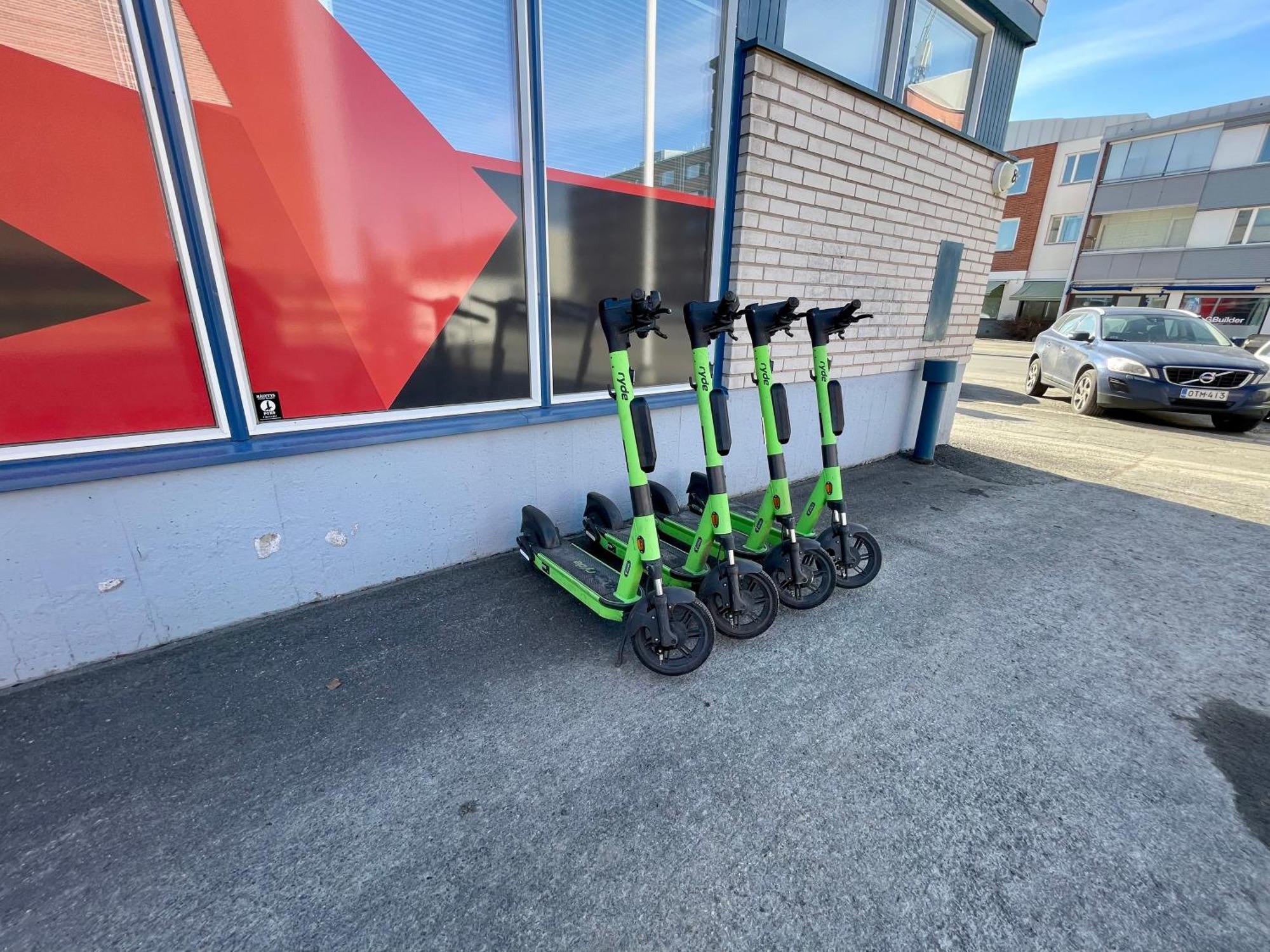 オウルKiva Majoitus 1-4Hloe, 500M Keskustaan, Parkkipaikkaアパートメント エクステリア 写真